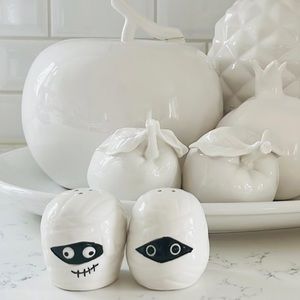 BW Mummy Salt & Pepper Shakers